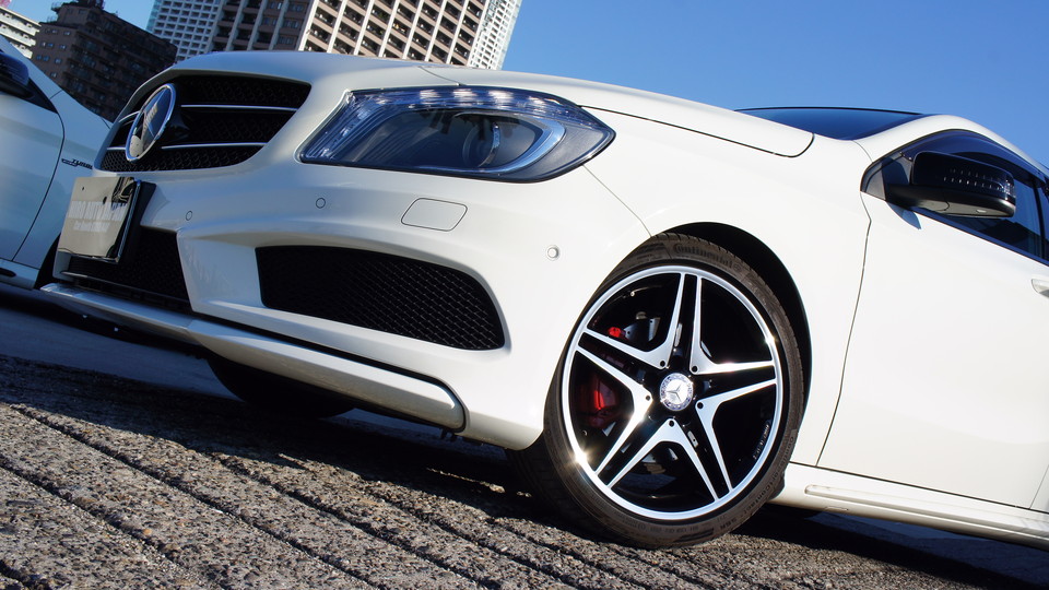 キャリパー塗装施工事例：ベンツW176Aクラス純正キャリパー塗装　COLOR:#001 Italian losso solid＆D-DASHブレーキパット装着 IMG9_930_ygfXPE_sub4.jpg