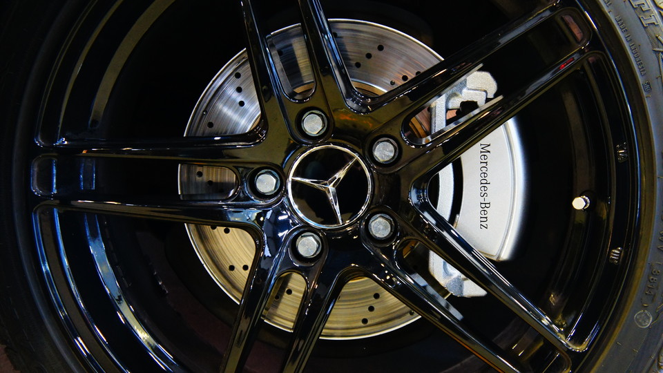 キャリパー塗装施工事例：ベンツW204Cクラス純正キャリパー塗装　COLOR:#006 diamond dust silver＆ローター塗装　COLOR:#1107PLATINUM NEW BRONZE PEARL METALLIC IMG9_941_vMDO0H_sub7.jpg