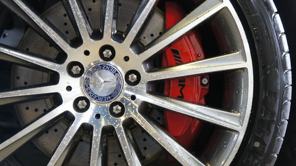 キャリパー塗装施工事例：ベンツＣ217Ｓクラスクーペ純正キャリパー塗装　ＣＯＬＯＲ：#001 Italian losso solid IMG9_993_KLToN6_sub5.jpg